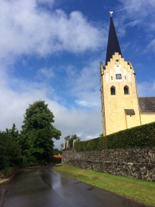 Svanningen kylän persoonallinen kirkko.